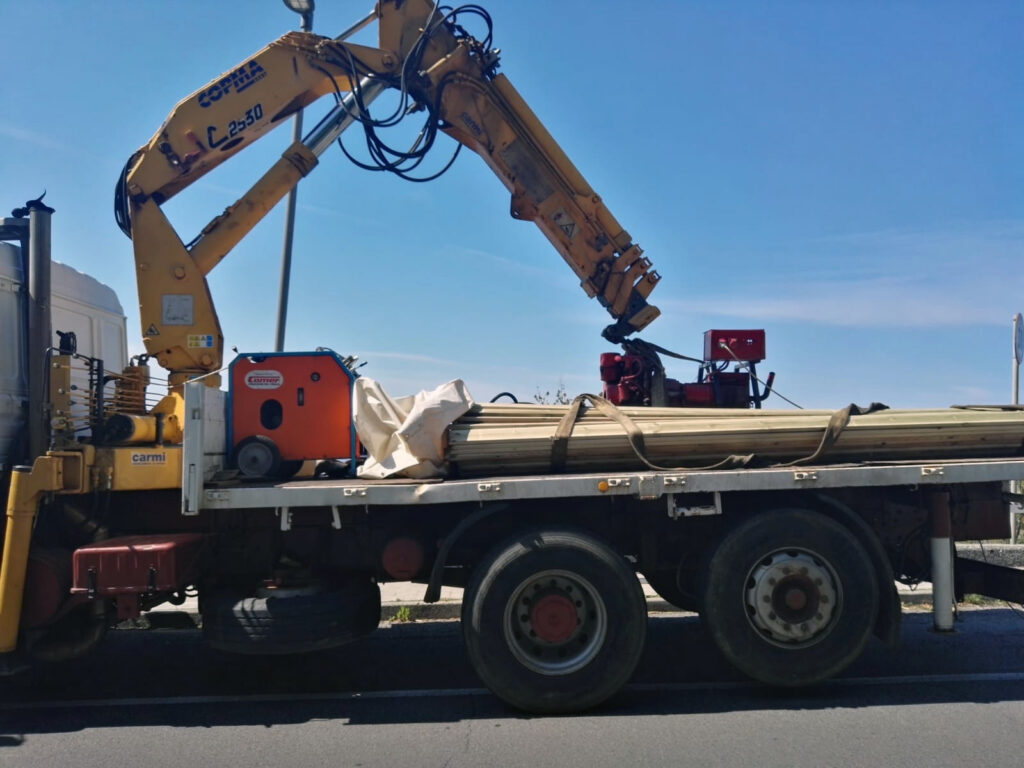 porto maratea lavori ringhiera puliamo legno rifiuti